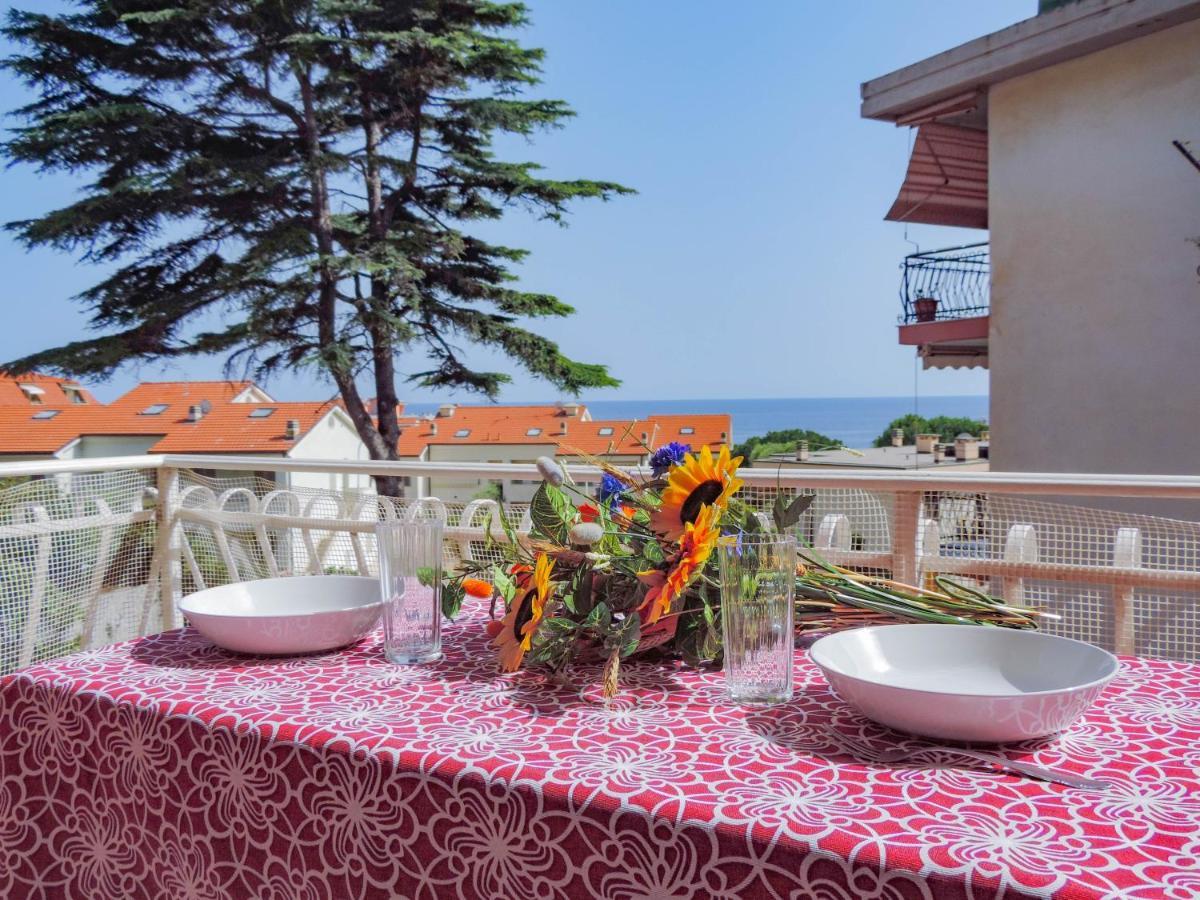 H11 Terrazzo Al Mare - Riva Ligure - Spiagge Apartamento Exterior foto